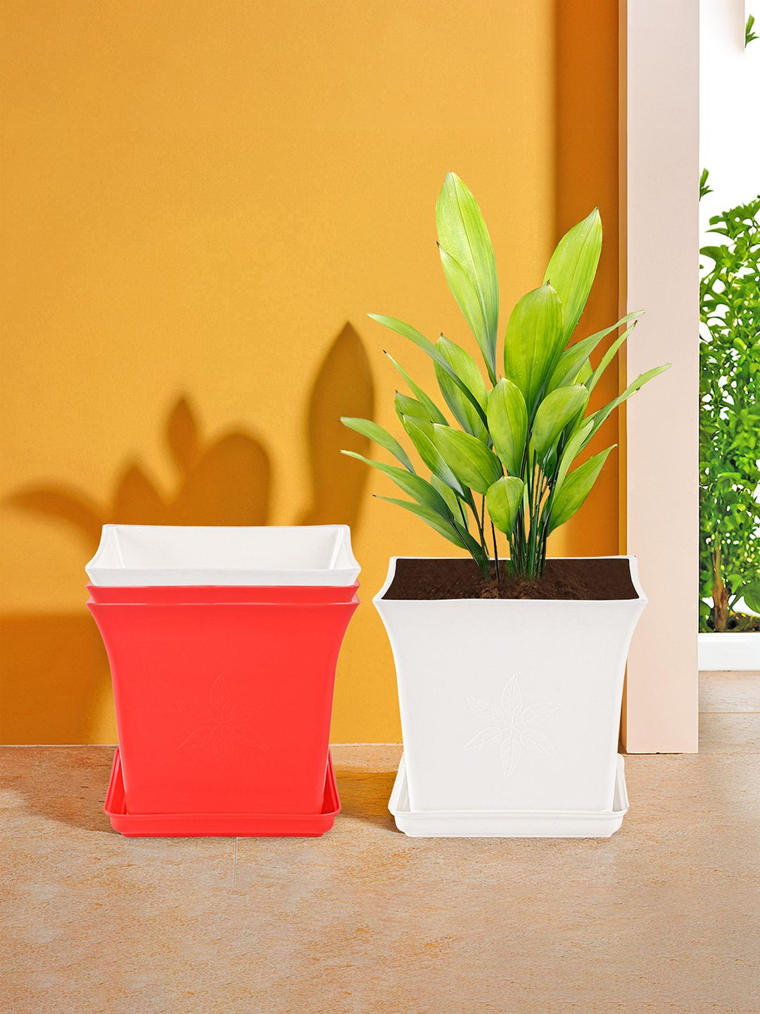 Kuber Industries 4 Pieces White & Red Premium Flower Pots for Garden with Bottom Plates