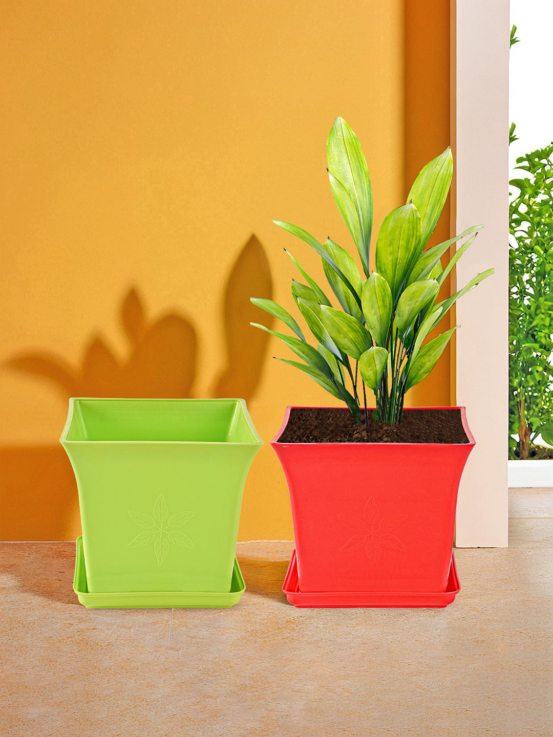 Kuber Industries Red & Green 2 Pieces Premium Flower Pots for Garden with Bottom Plates