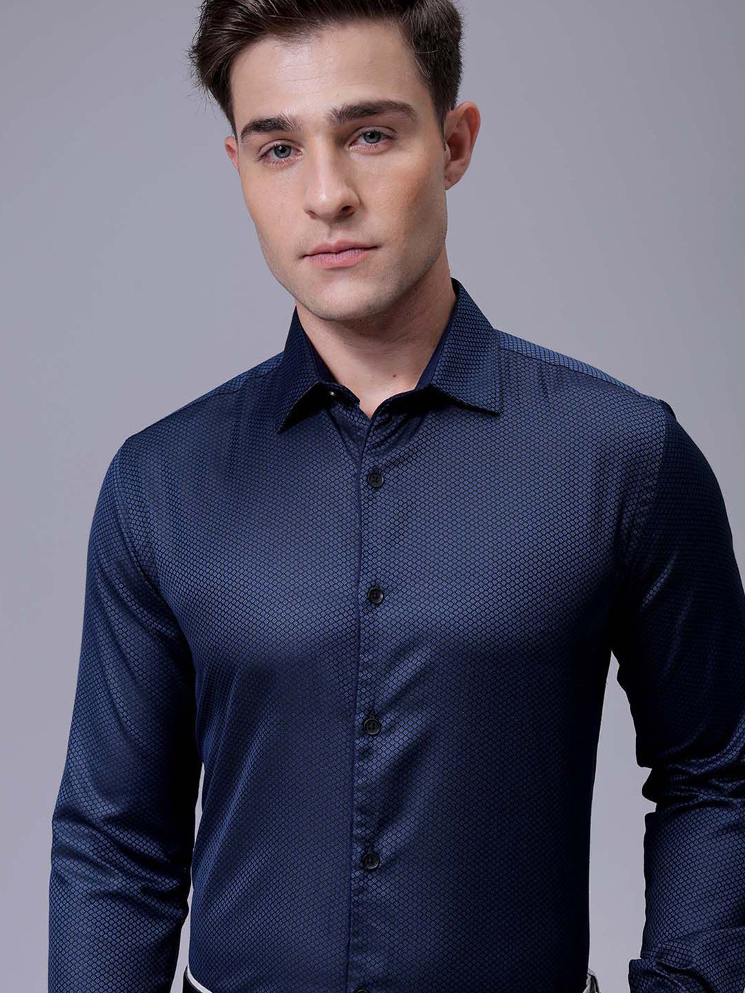 The Indian Garage Co. X Luxe Men Slim Fit Cutaway Collar Micro Ditsy Printed Formal Shirt