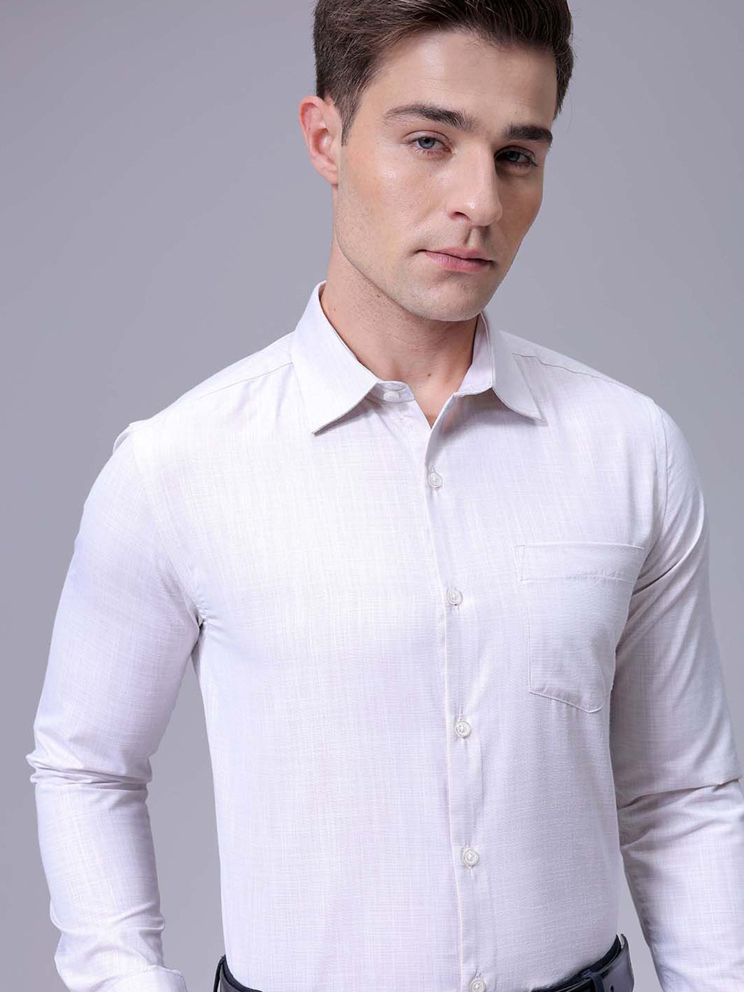 The Indian Garage Co. X Luxe Men Slim Fit Cutaway Collar Solid Cotton Formal Shirt