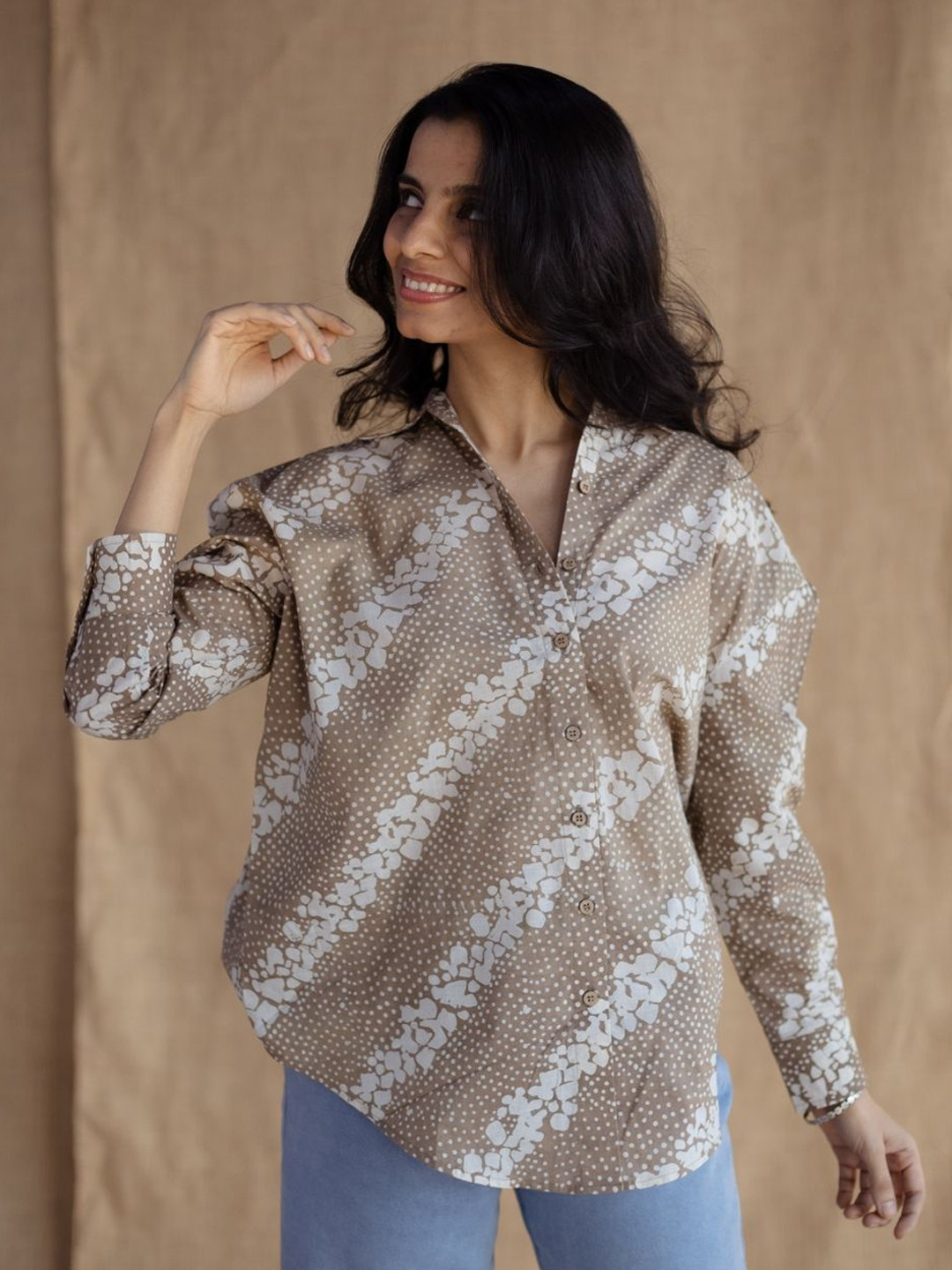THE INDIAN ETHNIC CO Beige Loose Batik Cotton Shirt