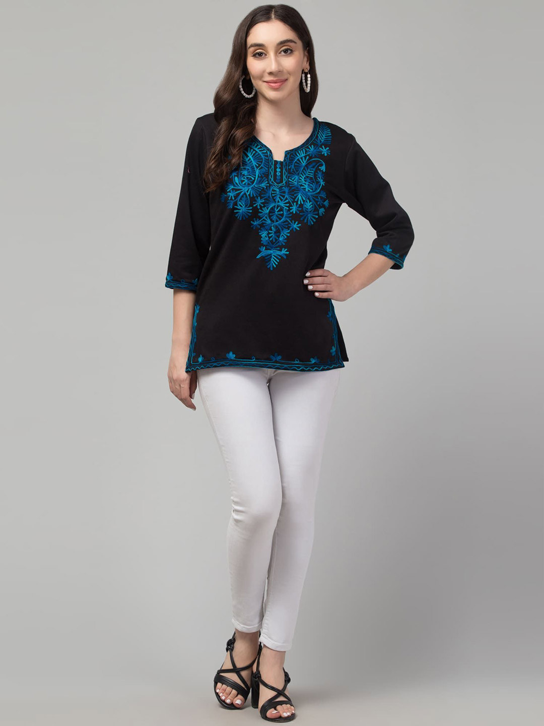 FAMBEE Embroidered Kurti