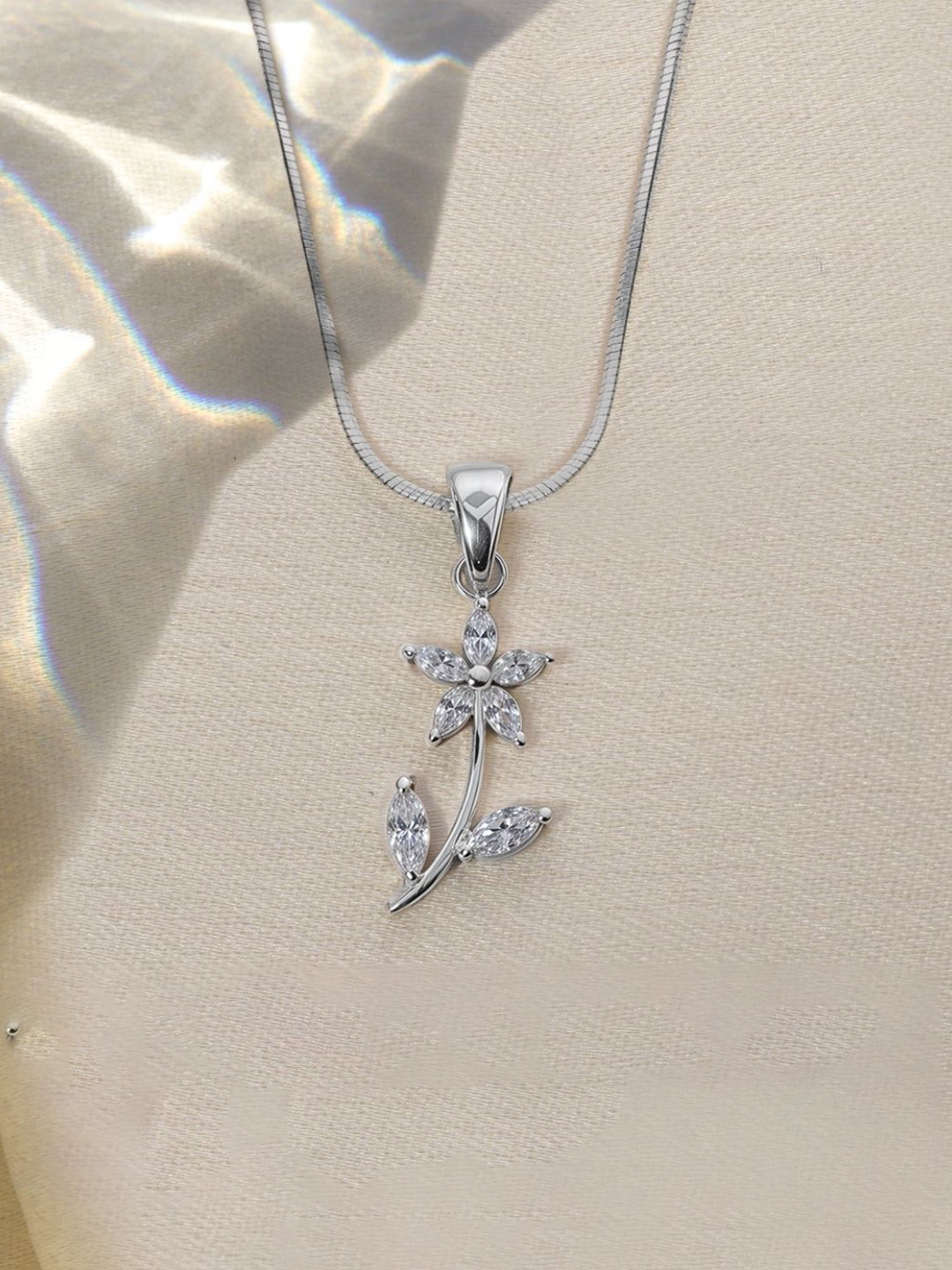 HighSpark 92.5 Sterling Silver Cubic Zirconia Dazzling Five Petal Flower Solitaire Chain