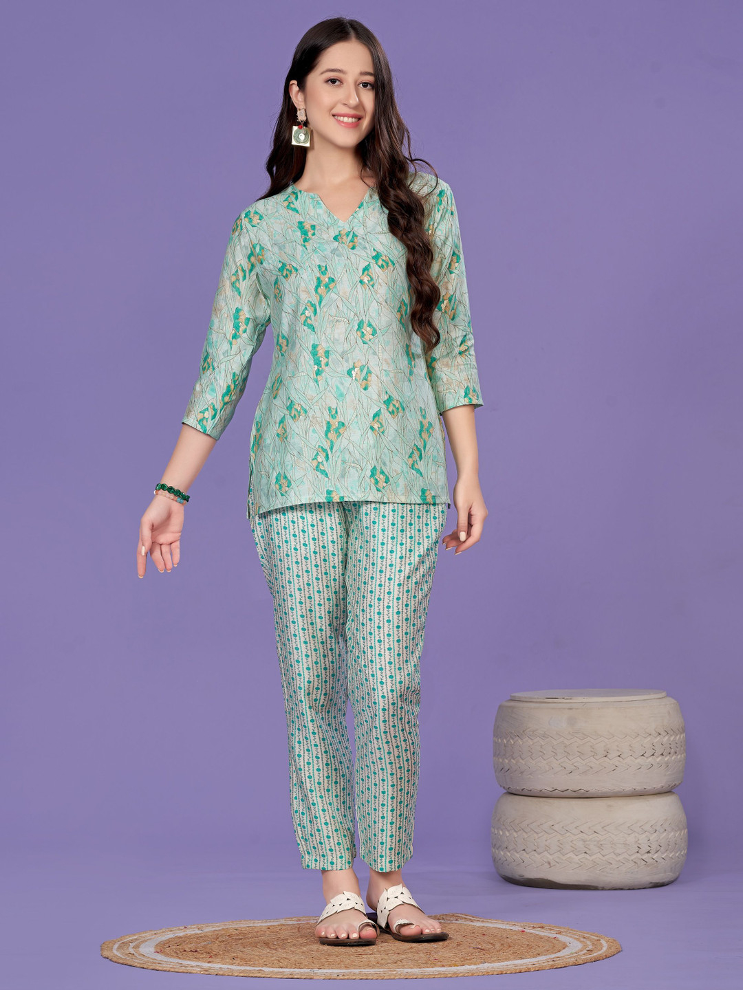Vegles Printed V-Neck Tunic With Trouser