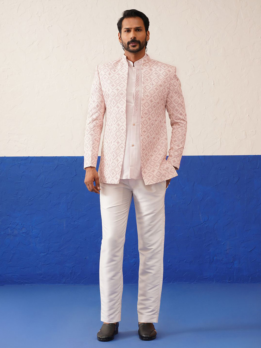TheEthnic.Co Men Light Peach Resham And Silver Thread Embroidered Cotton Sherwani Set
