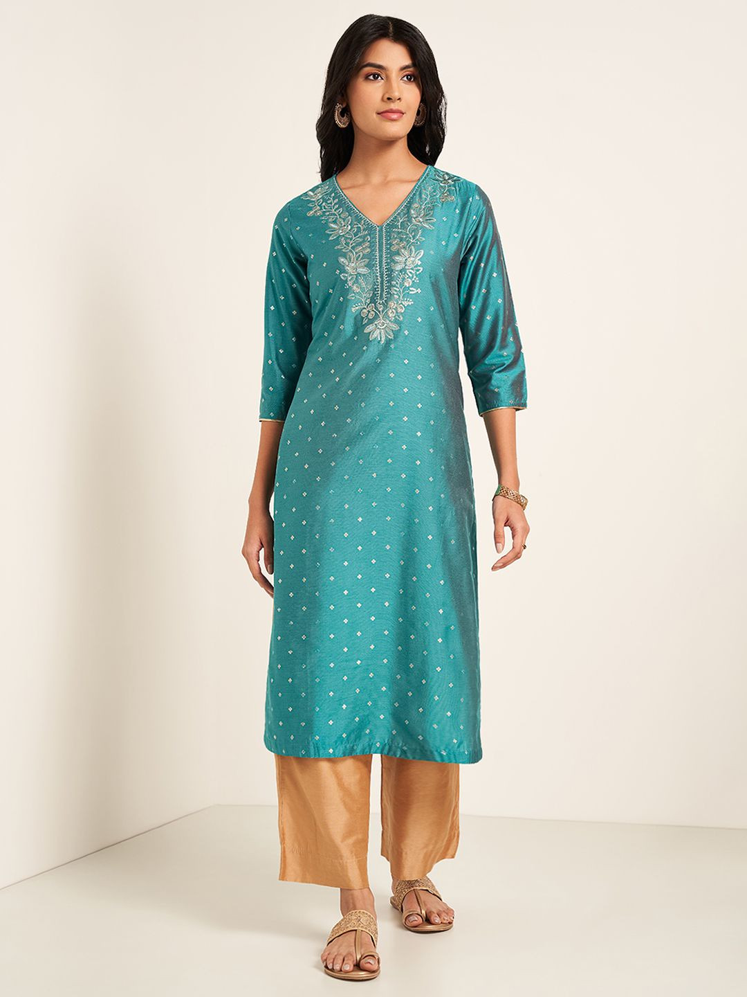 RANGMANCH BY PANTALOONS Floral Embroidered V-Neck Thread Work Straight Kurtas