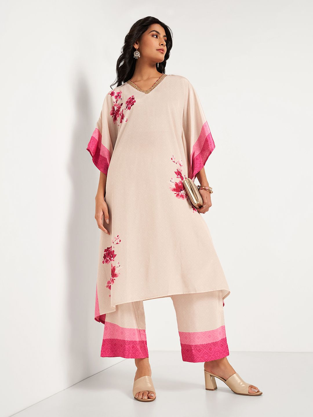 RANGMANCH BY PANTALOONS Floral Printed V-Veck Kaftan Kurta With Palazzo