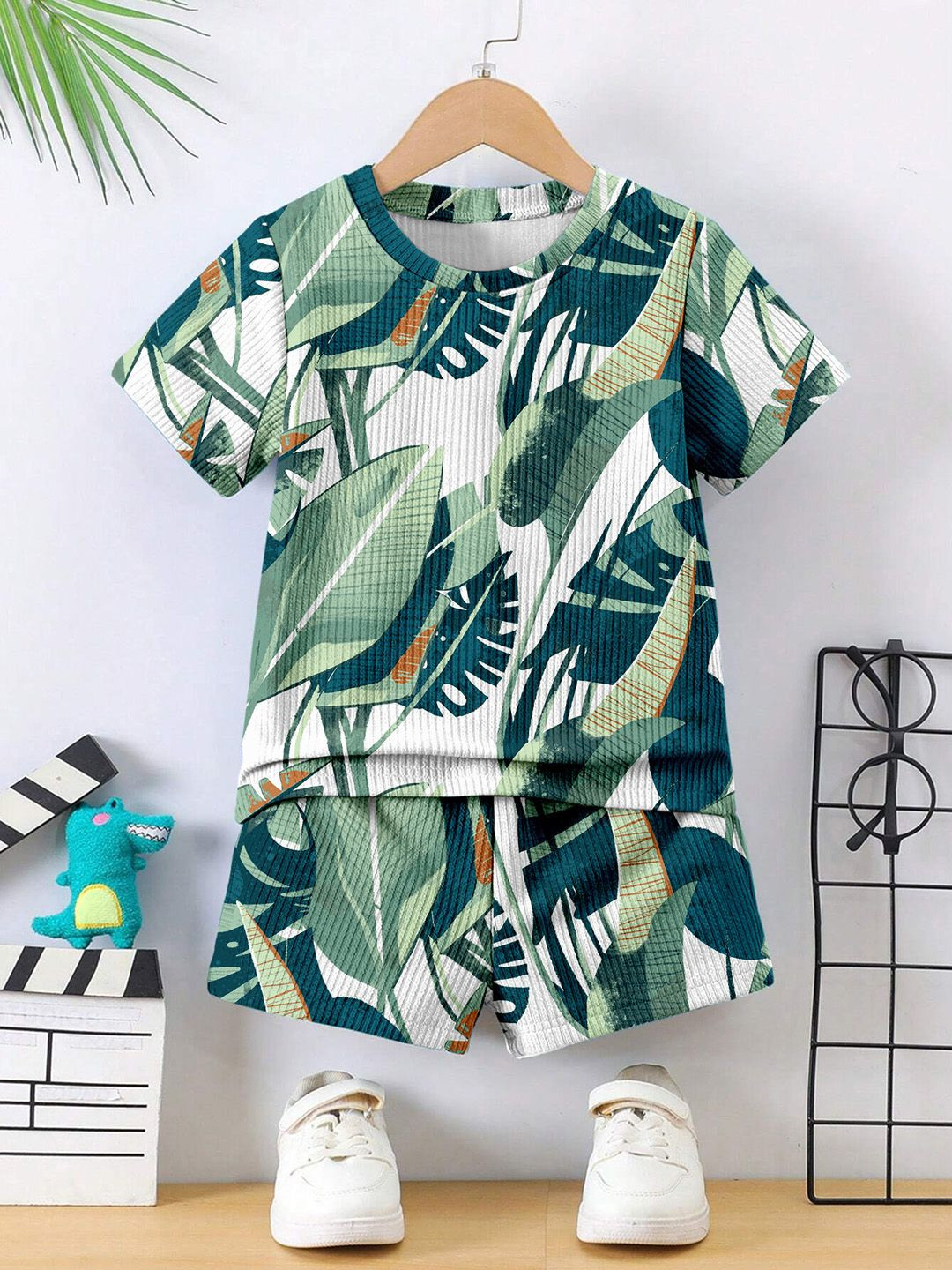 OMPAX Boys Printed T-shirt with Shorts