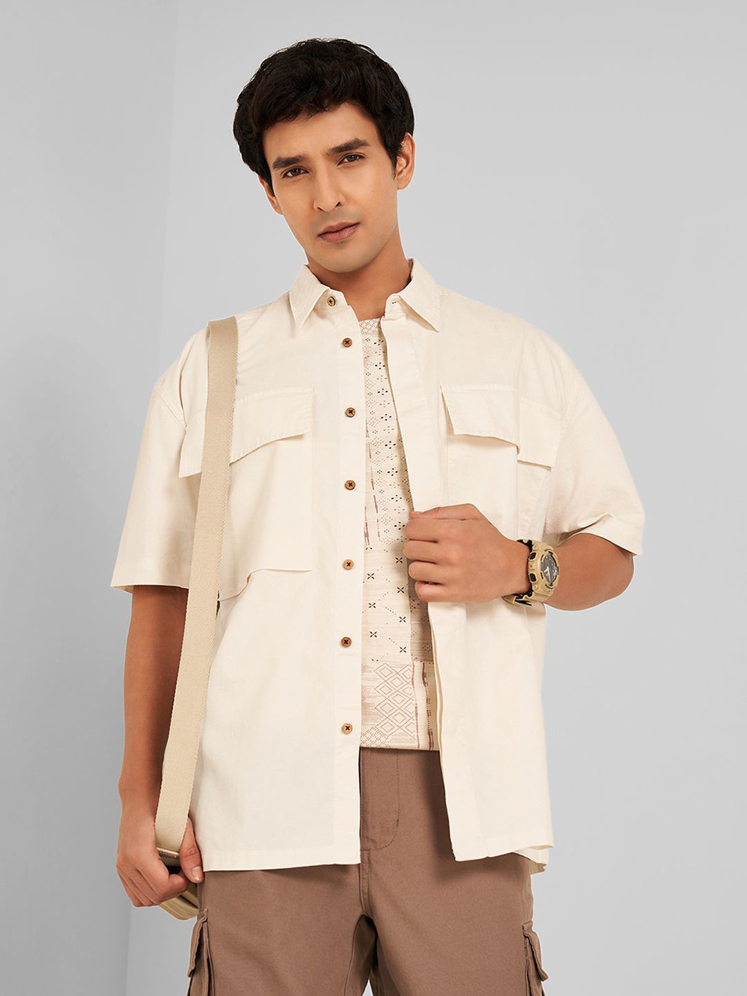 7 Alt by Pantaloons Men Boxy Fit Spread Collar Solid Cotton Casual Shirt