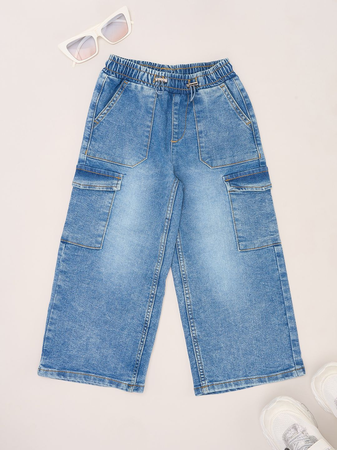 Pantaloons Junior Girls Heavy Fade Cargo Jeans