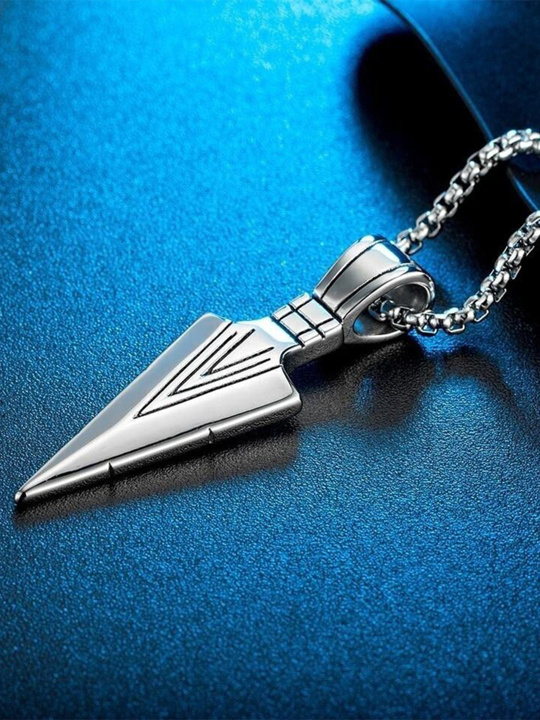 Teeragaj Unisex Arrow Shaped Pendants With Chains