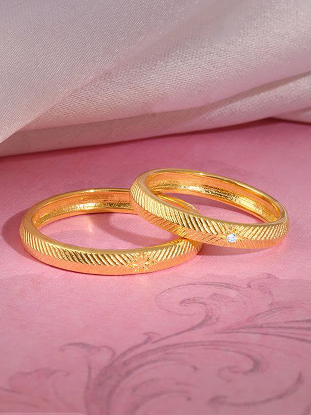 GIVA Set Of 2 Gold-Plated Zircon-Studded Circle Of Us Couple Band Finger Rings