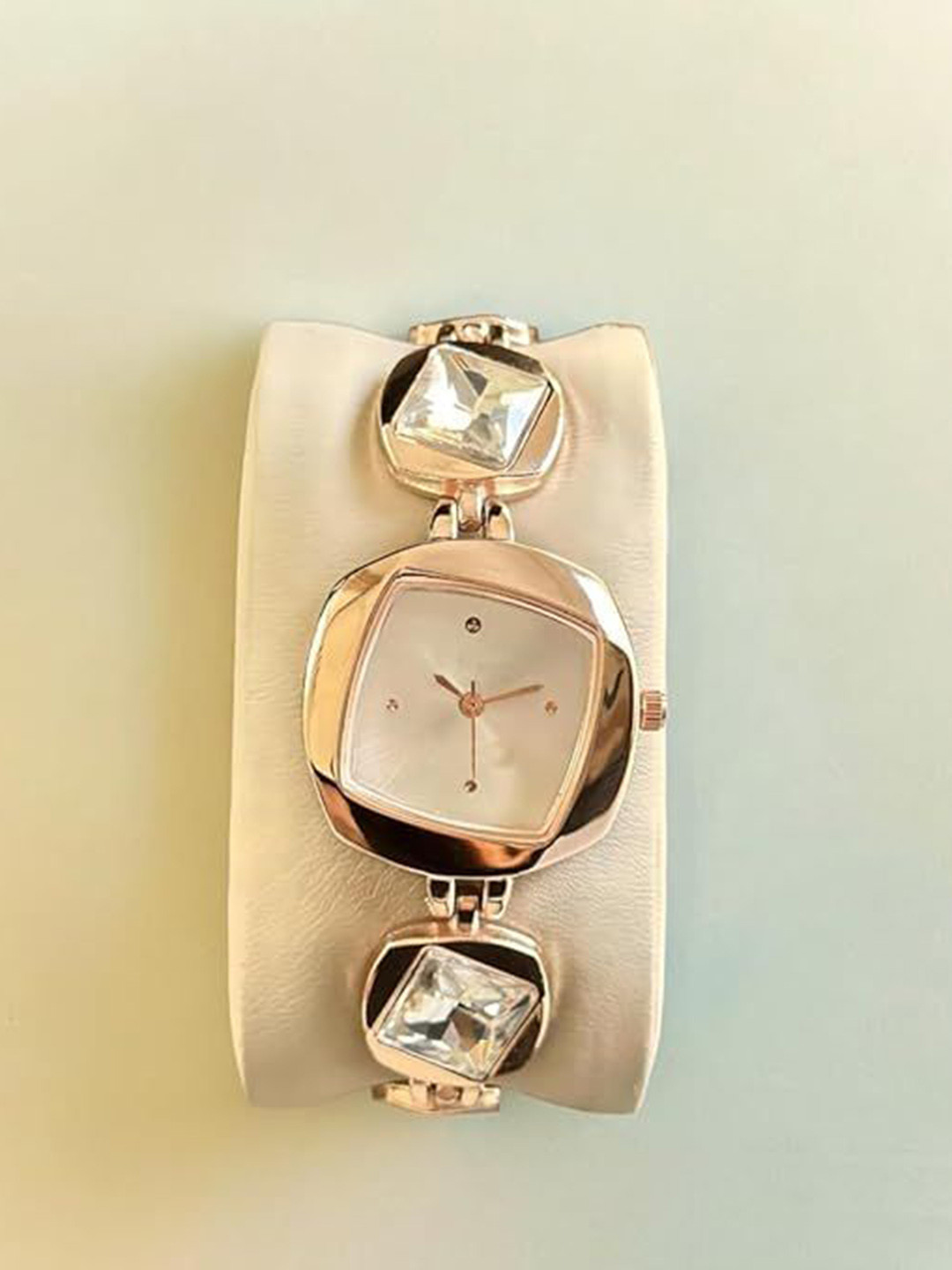 SWADESI STUFF Women Mother of Pearl Square Foldover and Butterfly Regular Analogue Watch