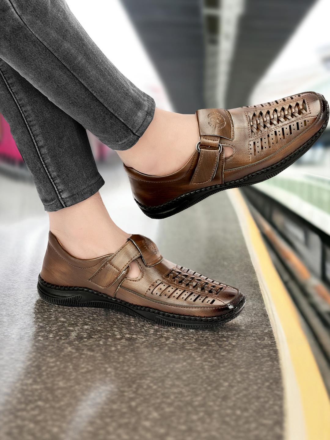 Arics Men Brown Sandals