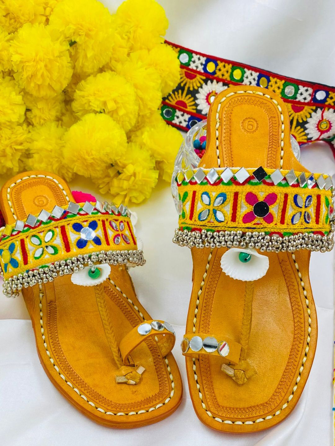 PehnawaCraft Rasleela Women Ethnic Handcrafted Kolhapuri One Toe Flats