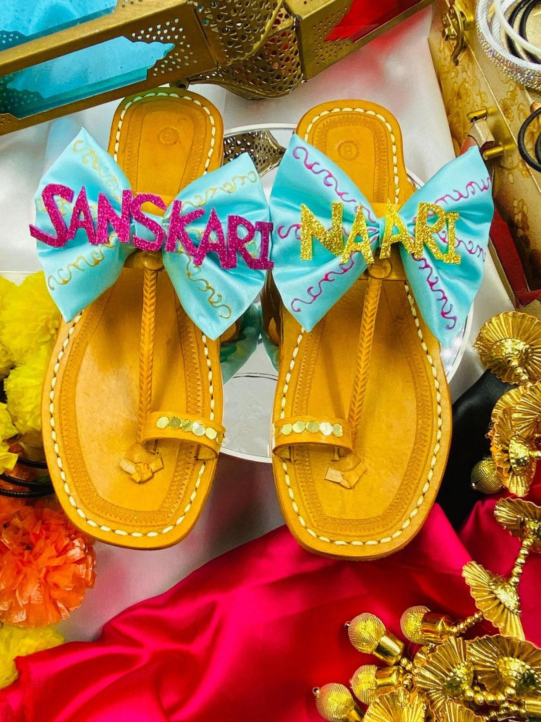 PehnawaCraft Sanskari Naari Women Embellished Statement Bow Kolhapuri Ethnic One Toe Flats