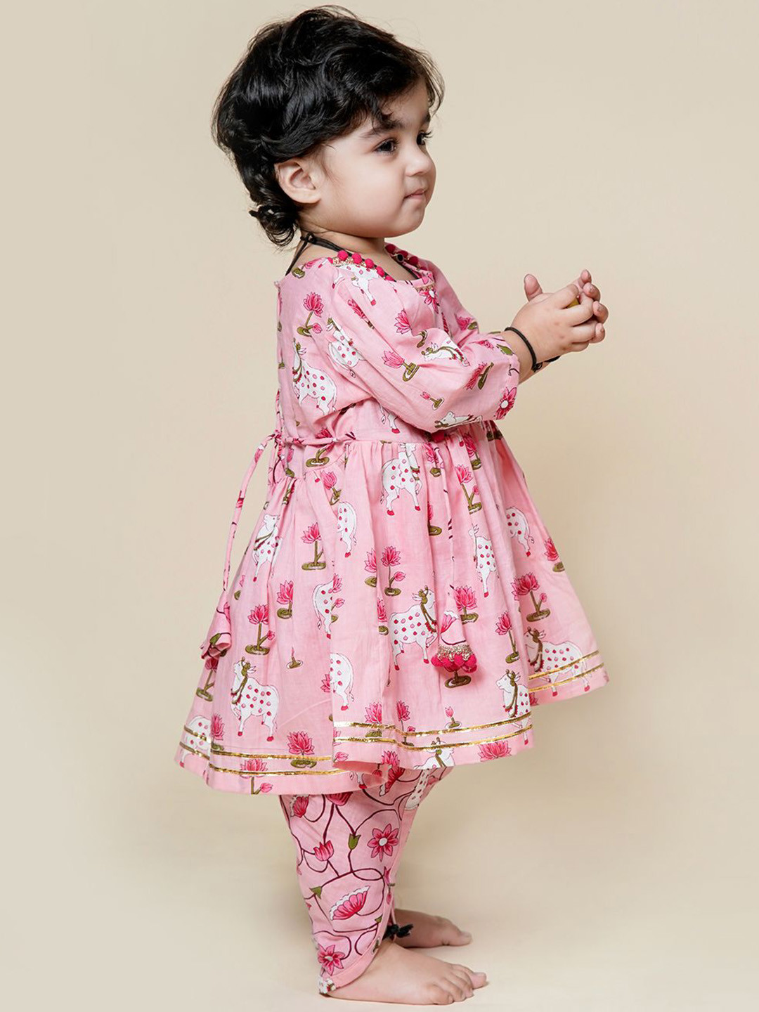 Chanda Mama Girls Floral Printed Round Neck A Line Pure Cotton Kurta With Dhoti Pants