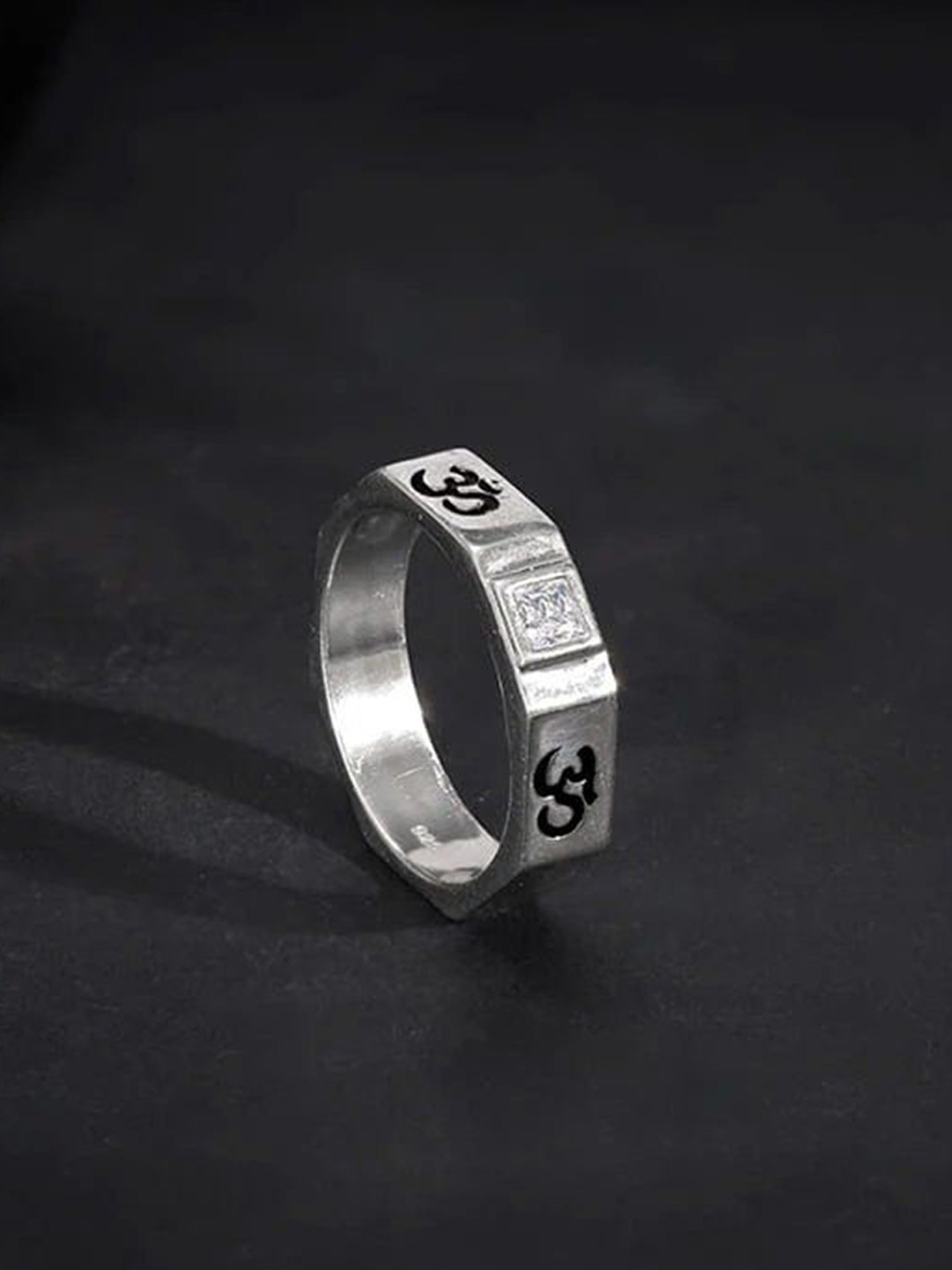GIVA 925 Sterling Silver Silver-Plated Zircon-Studded Om Finger Ring