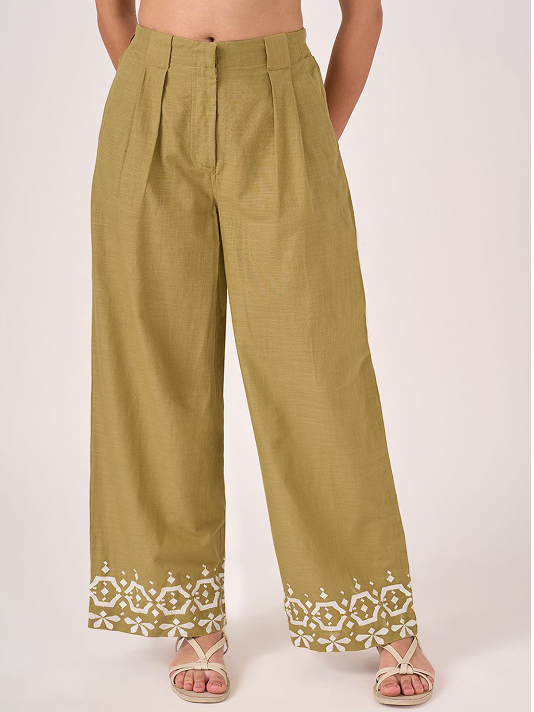 AKKRITI BY PANTALOONS Women Printed Mid-Rise Pleated Pure Cotton Parallel Trousers