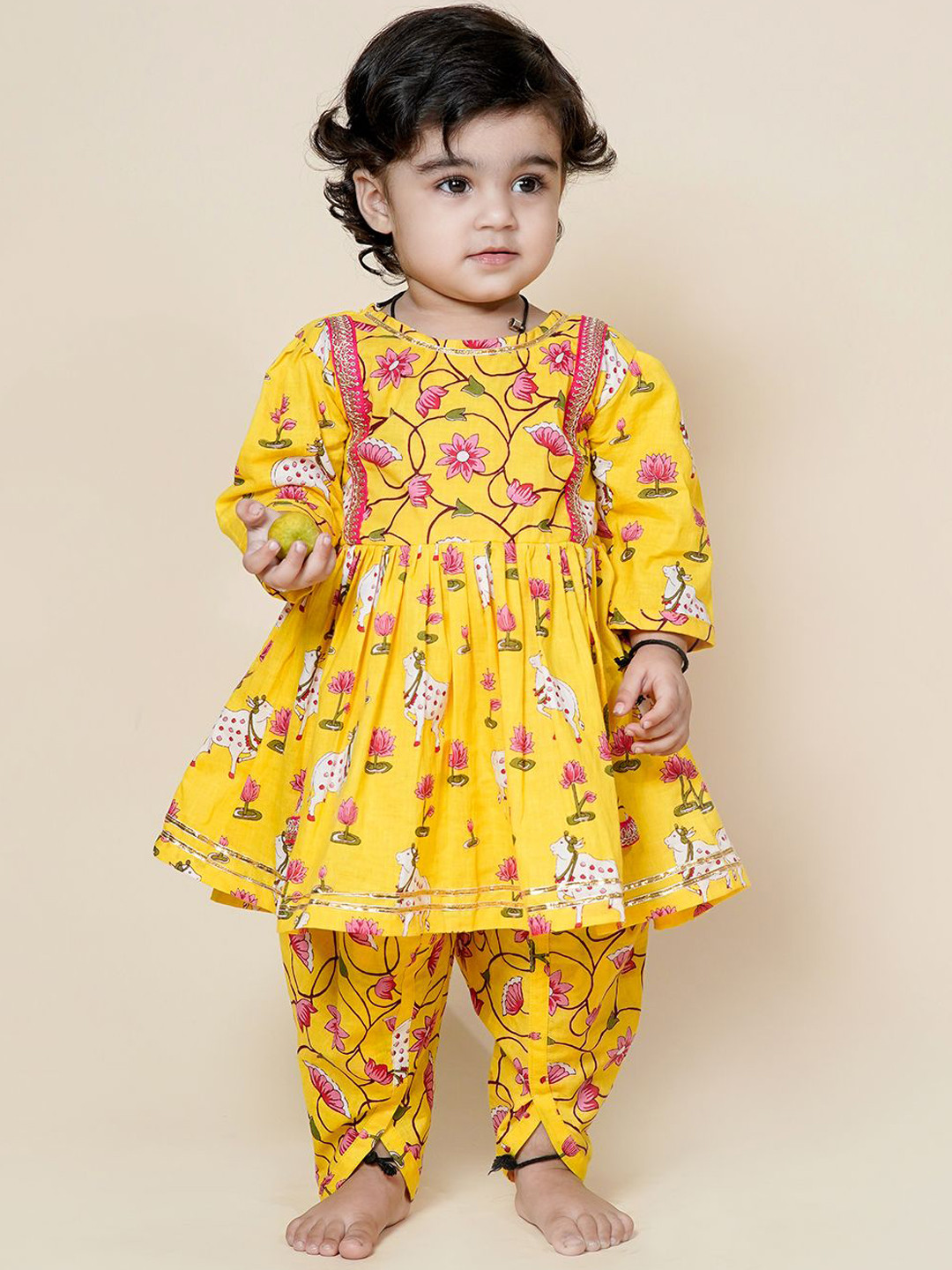 Chanda Mama Girls Floral Printed Round Neck A Line Pure Cotton Kurta With Dhoti Pants