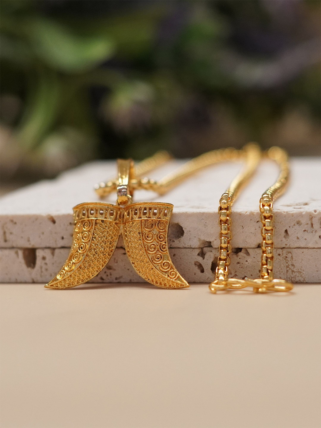 Japam Dual Nail Teeth Pendants With Chains