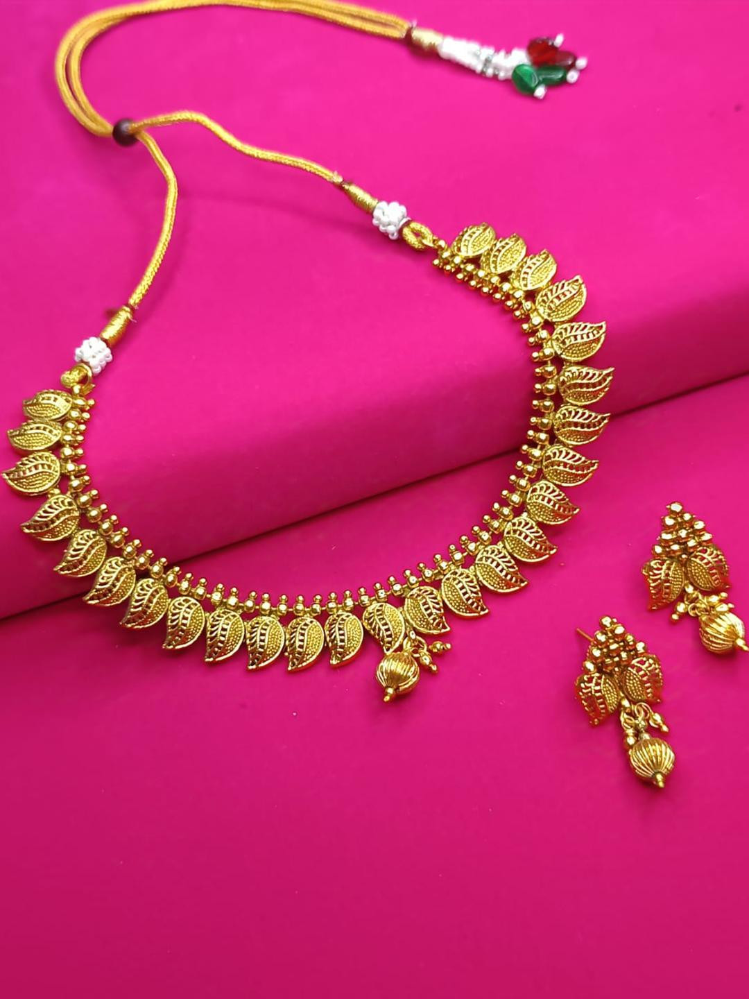 Siraaka Fashion Jewels Gold Plated Jewellery Set