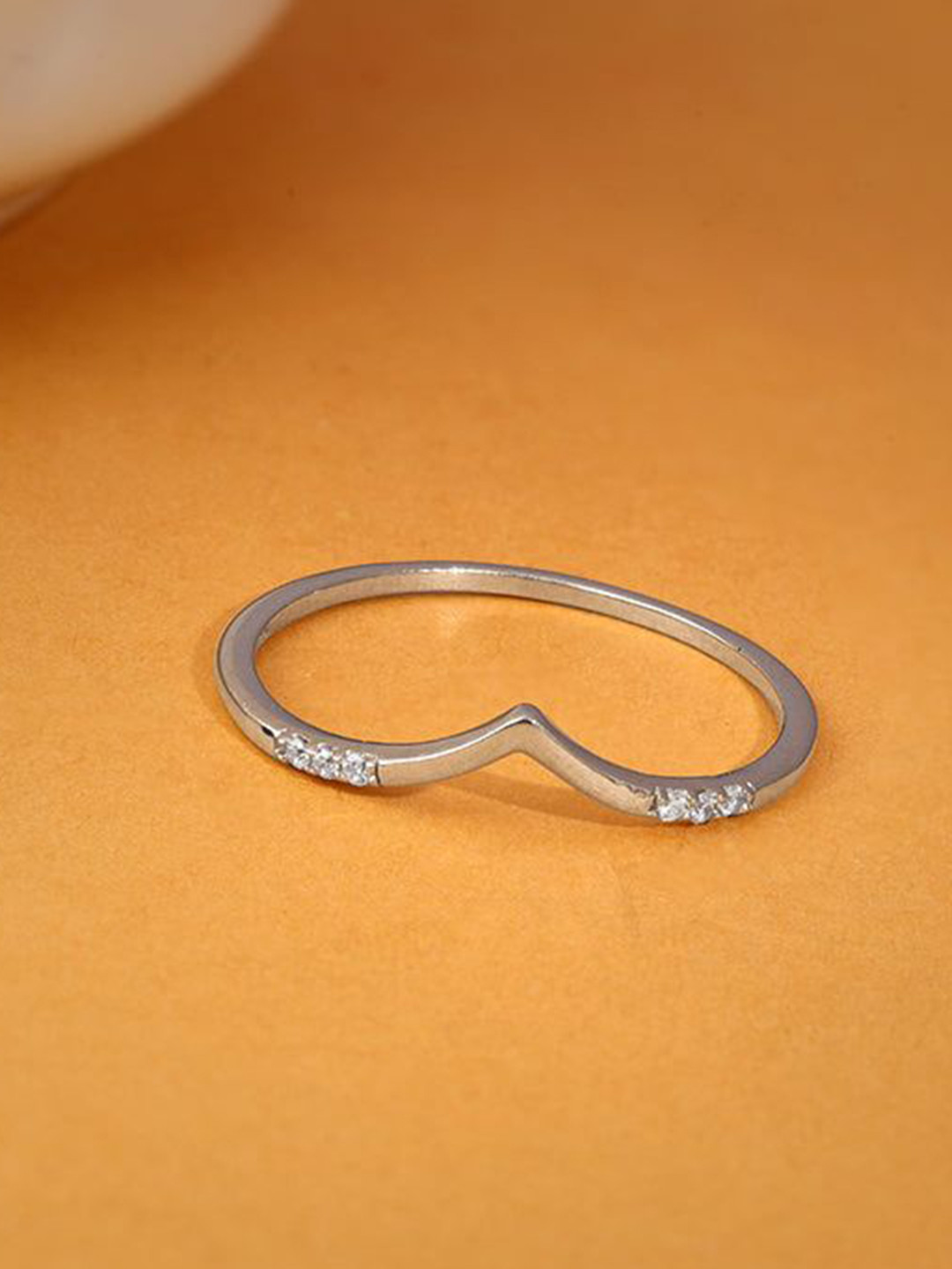 GIVA Silver-Plated Sleek Chevron Finger Ring