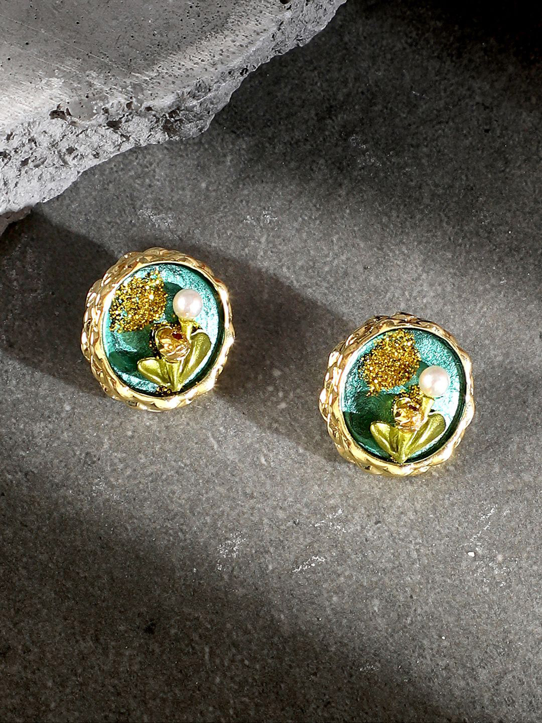 SOHI Gold-Plated Pearls Beaded The Portrait Circular Shaped Studs