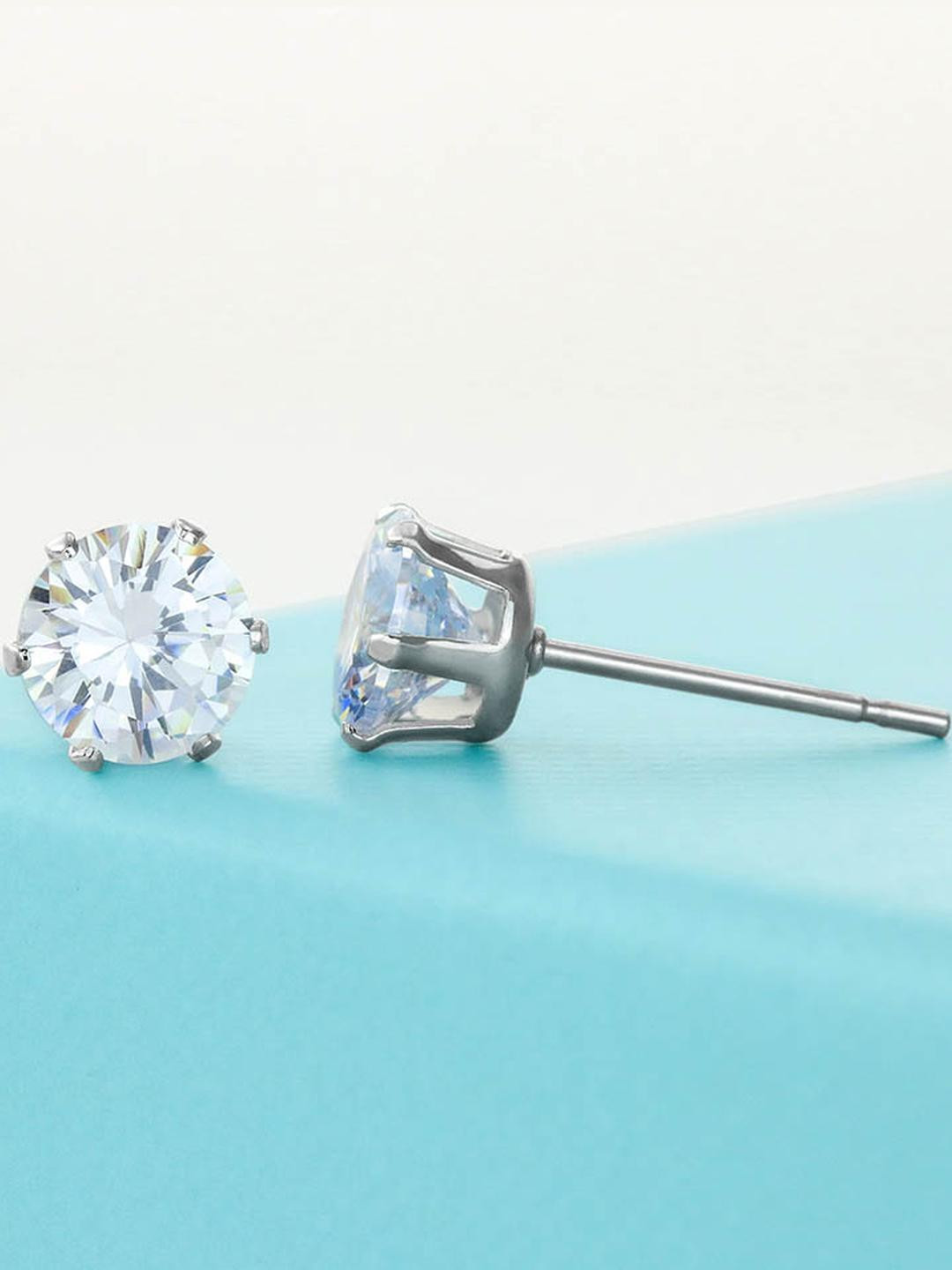 Rakva Women 925 Silver Zirconia Stud Earrings