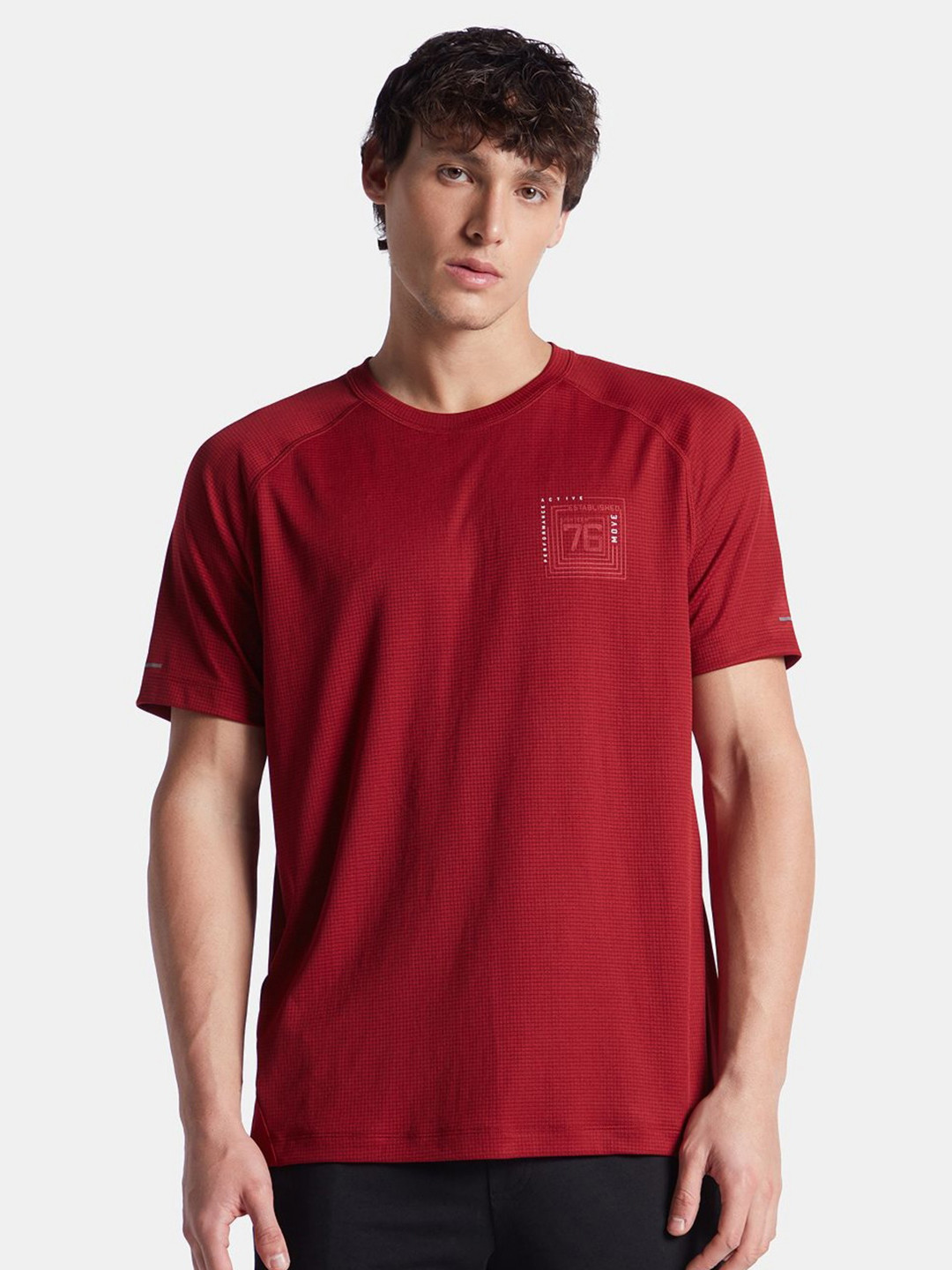 Jockey Lightweight Microfiber Solid Round Neck Half Sleeve Printed T-Shirt - MV50