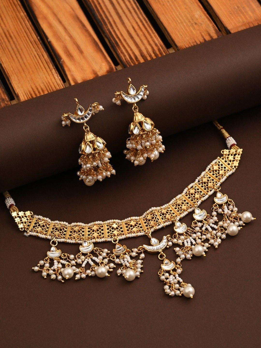 Anvik Gold-Plated Kundhan Studded & Beaded Jewellery Set