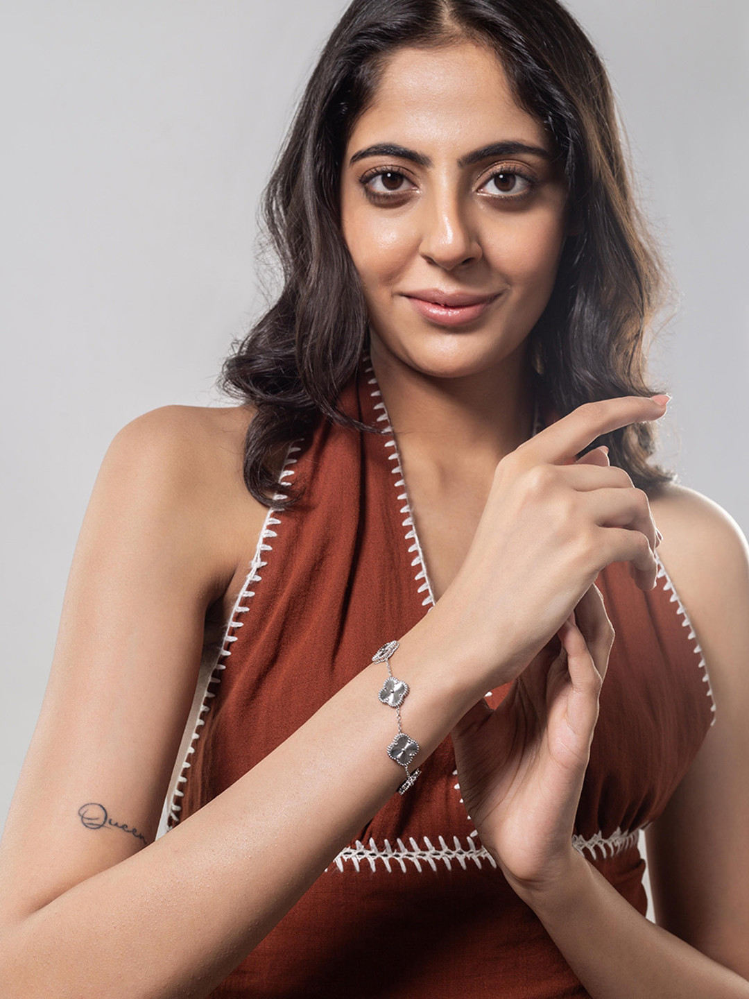 MINJI AND CO. Women Brass Silver-Plated Link Bracelet