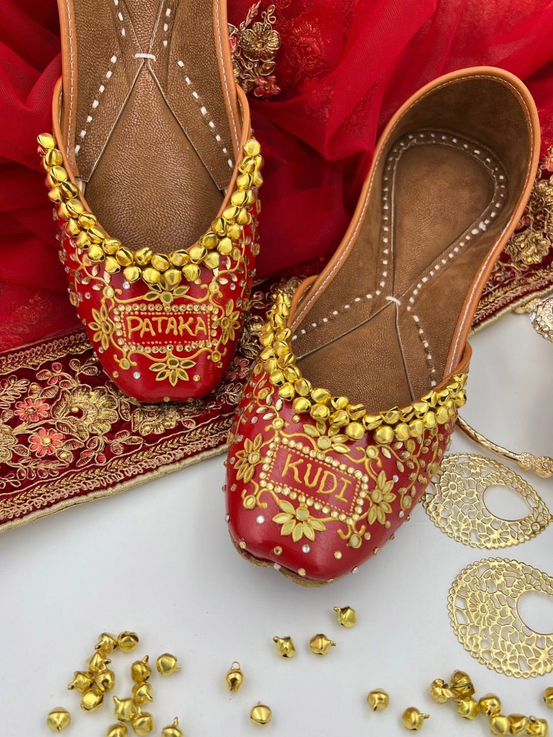 PehnawaCraft Women Embellished Leather Mojaris Flats