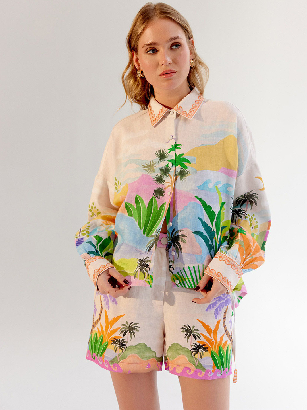 NOIB Mia Women Tropical Printed Relaxed Fit High-Rise Hot Pants