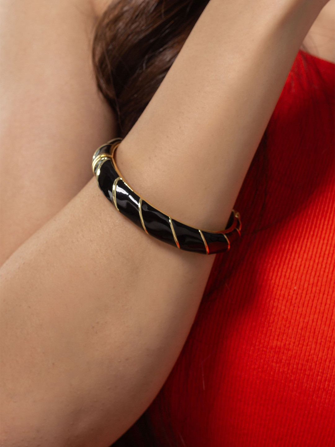 MINJI AND CO. Women Brass Gold-Plated Bangle-Style Bracelet