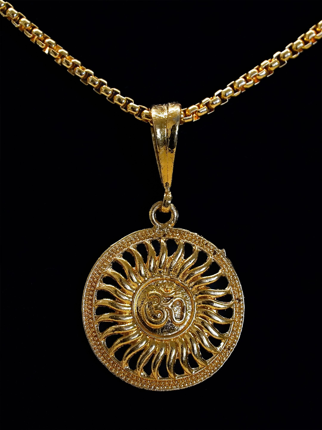 Japam Divine Om Pendant With Chain