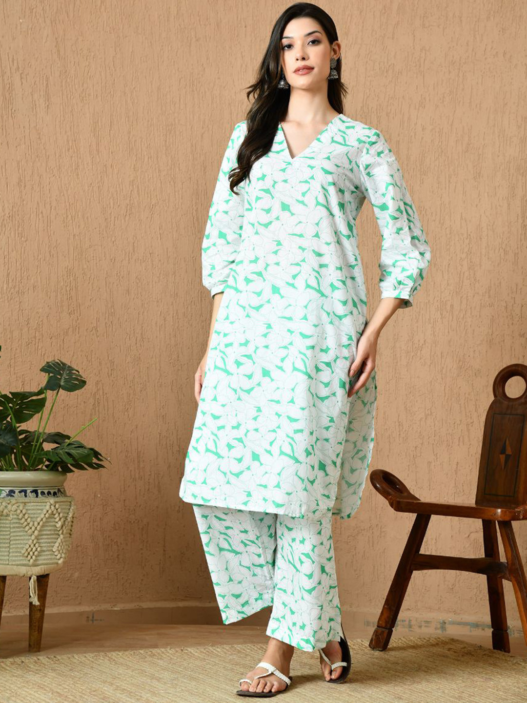 KELIN Women Floral Printed Regular Pure Cotton Straight Kurta with Palazzos