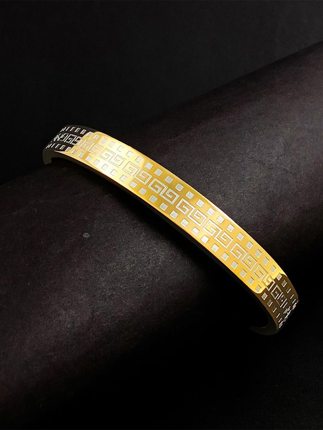 Saizen Men Handcrafted Gold-Plated Kada Bracelet