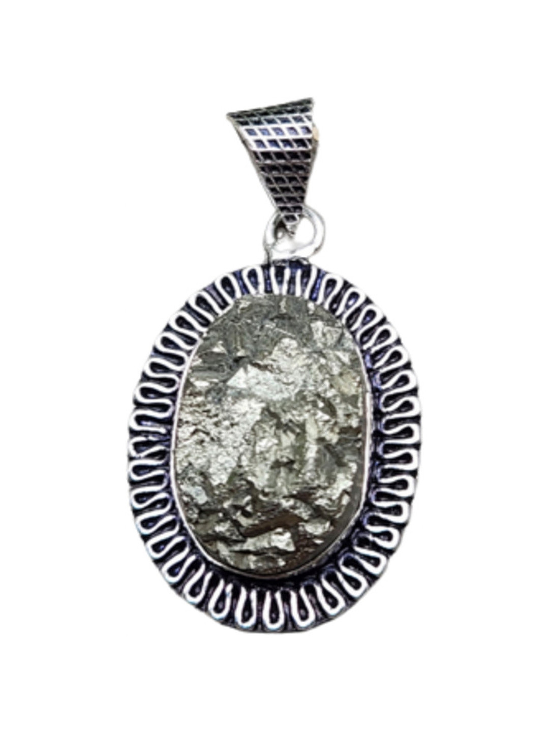 VIBESLE Adult's Oval Shape Silver Pleated Spherical Pendant with Chain