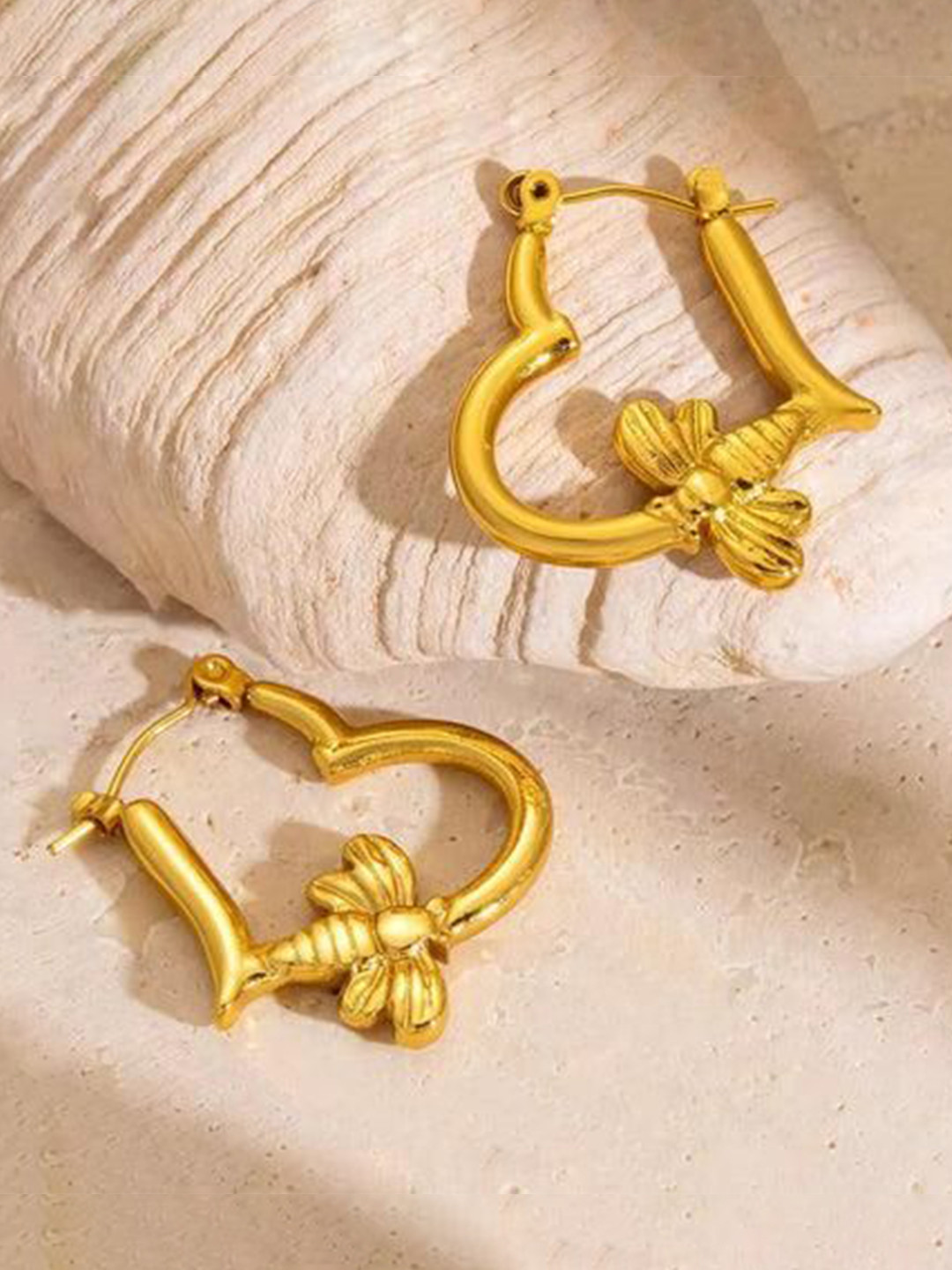 DressBerry Stainless Steel 18K Gold-Plated Anti-Tarnish Heart Shaped Hoop Earrings