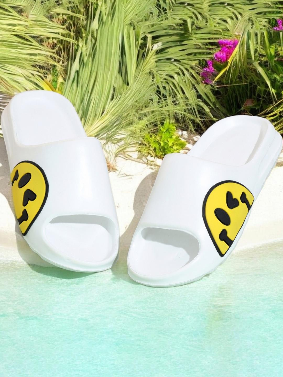 Pampy Angel Unisex White Smiley Face Printed Sliders