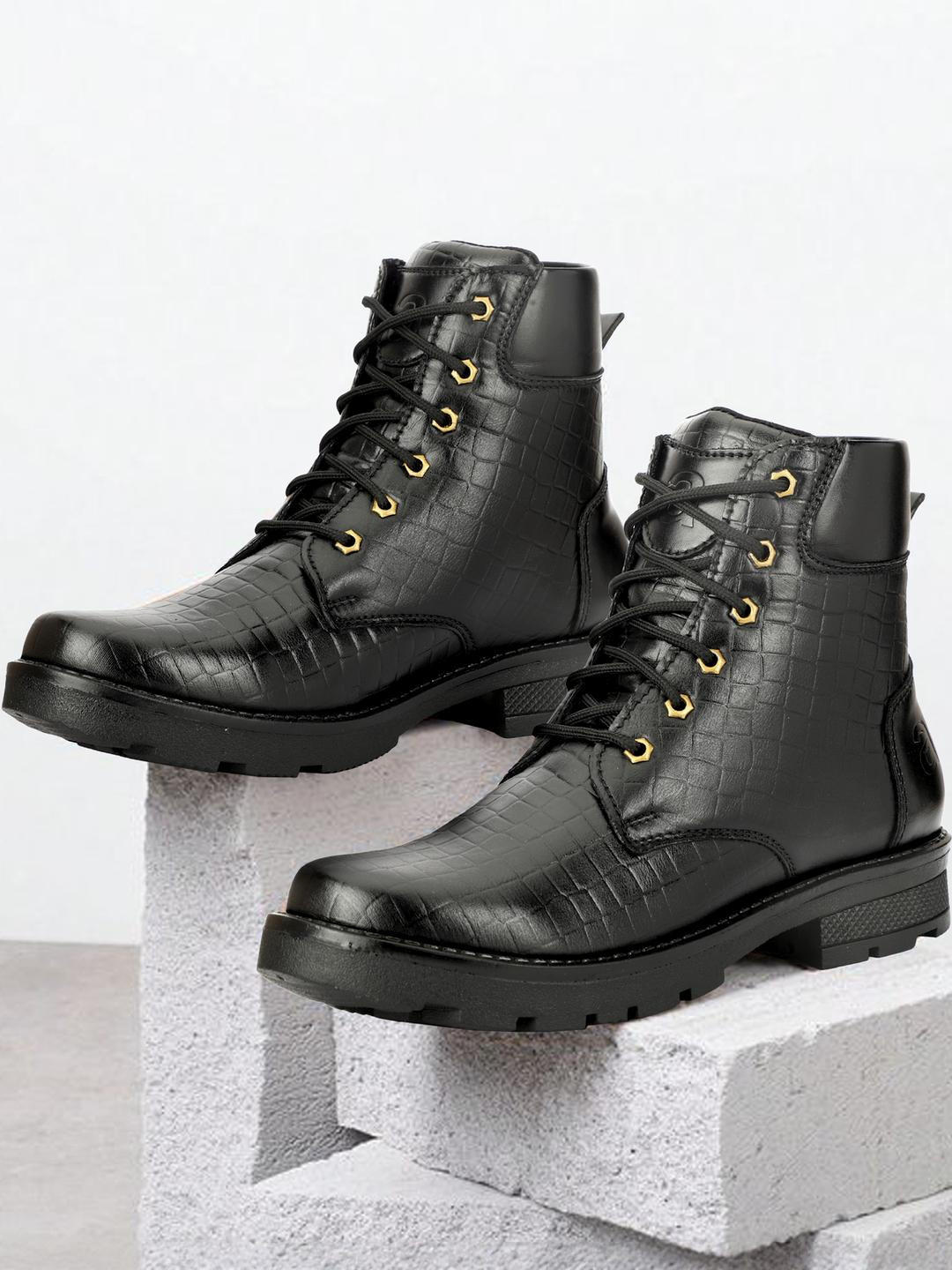 Arics Men Black Textured Trekking Shoes