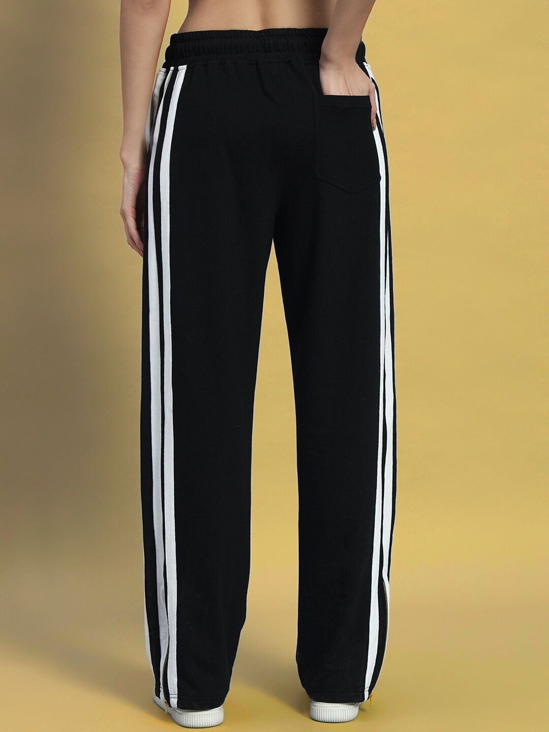 WEARDUDS Women Slit Zipper Relaxed-Fit Mid-Rise Track Pant