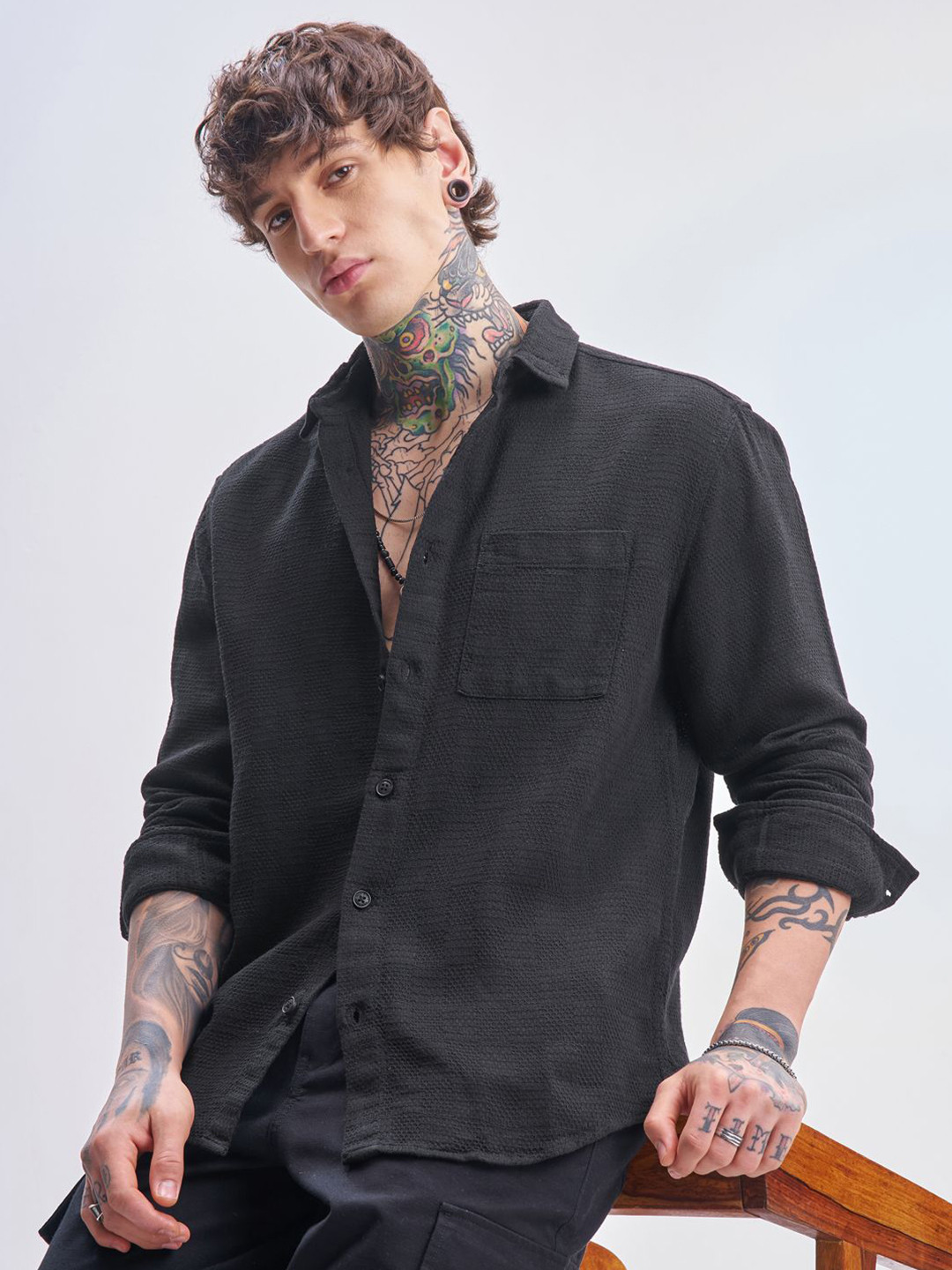 HIGHLANDER Textured Spread Collar Cotton Chest Pocket Relaxed Fit Casual Shirt