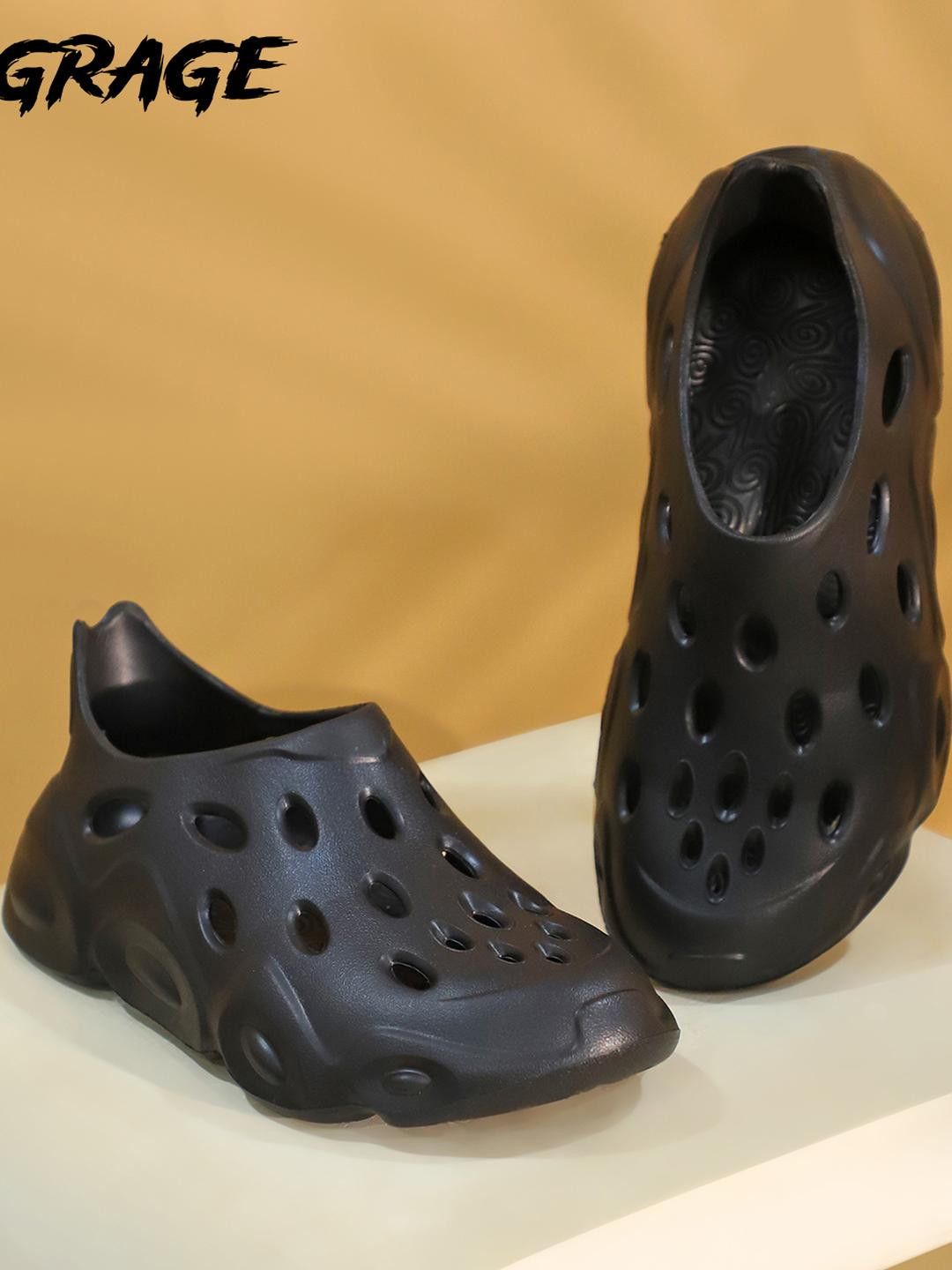 GRAGE Men Black Slip-On Foam Runners