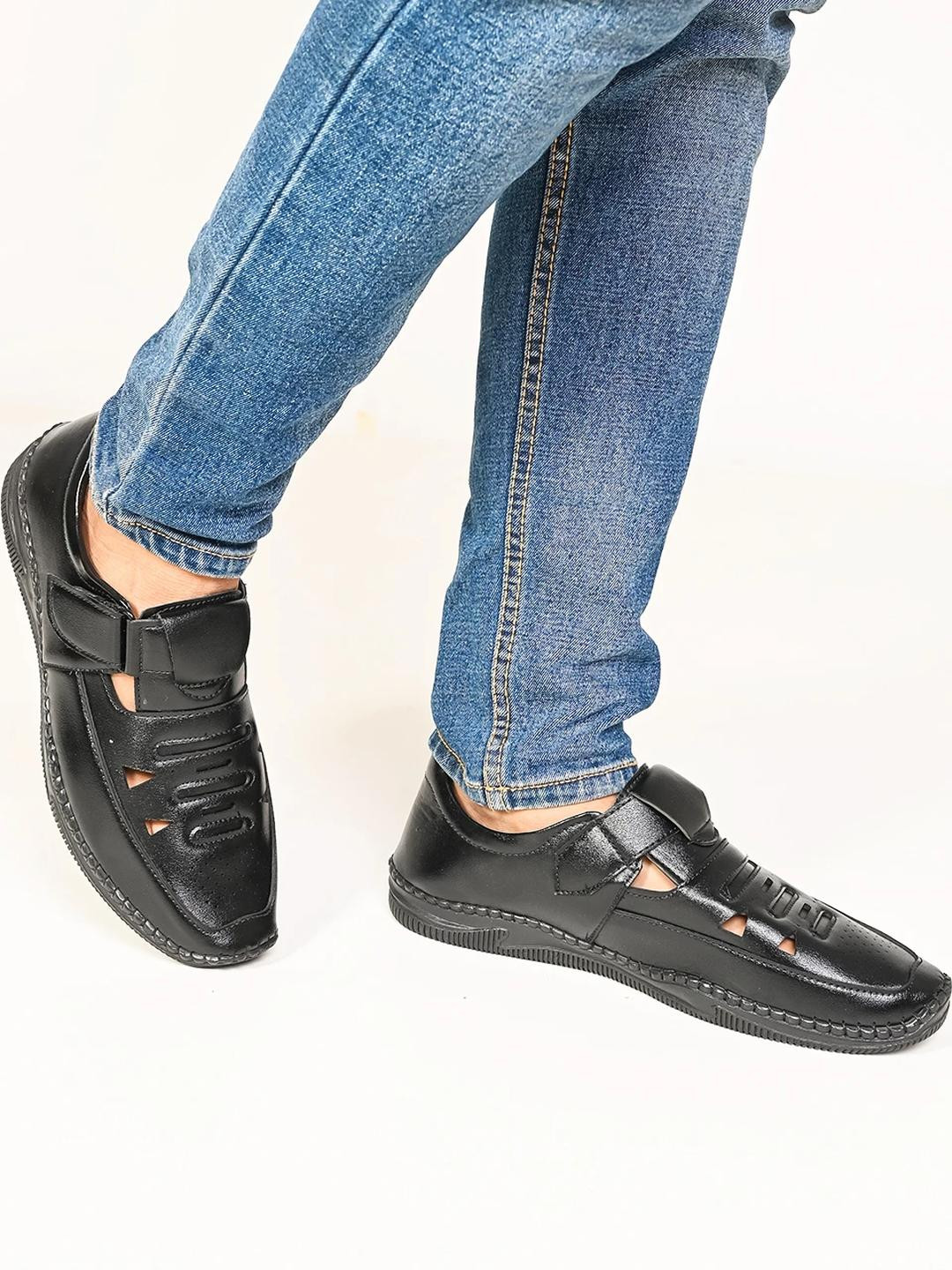 PRODOCK Men Black Sandals