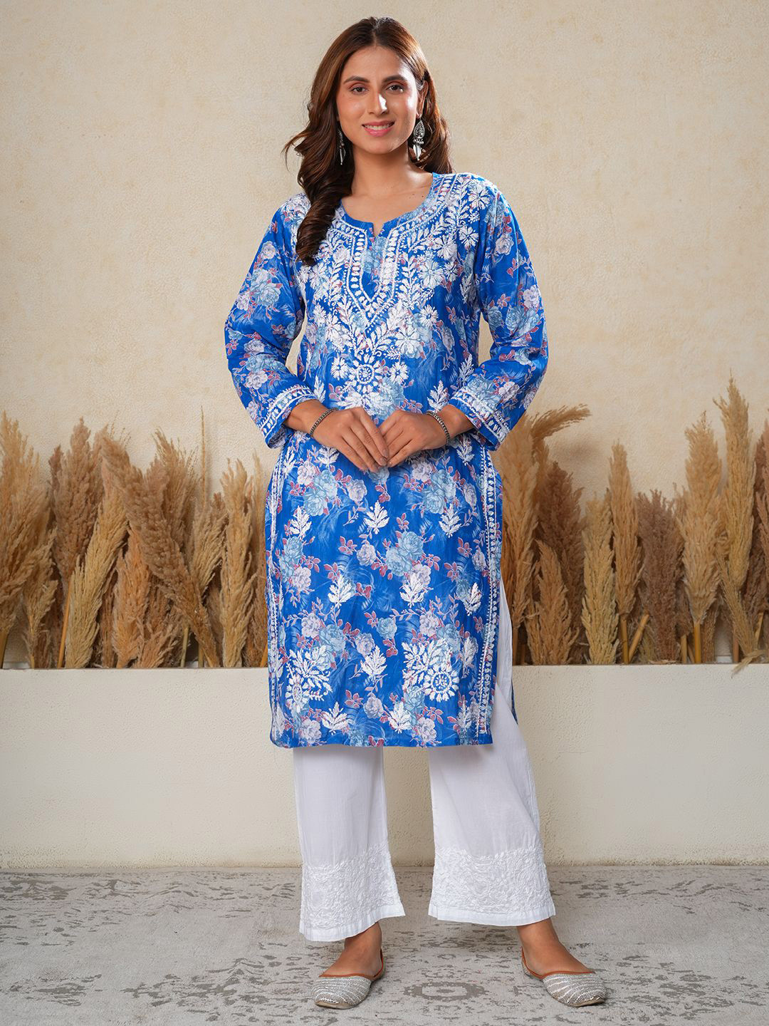 Hastya Kala Women Floral Embroidered Daily Cotton Straight Kurta