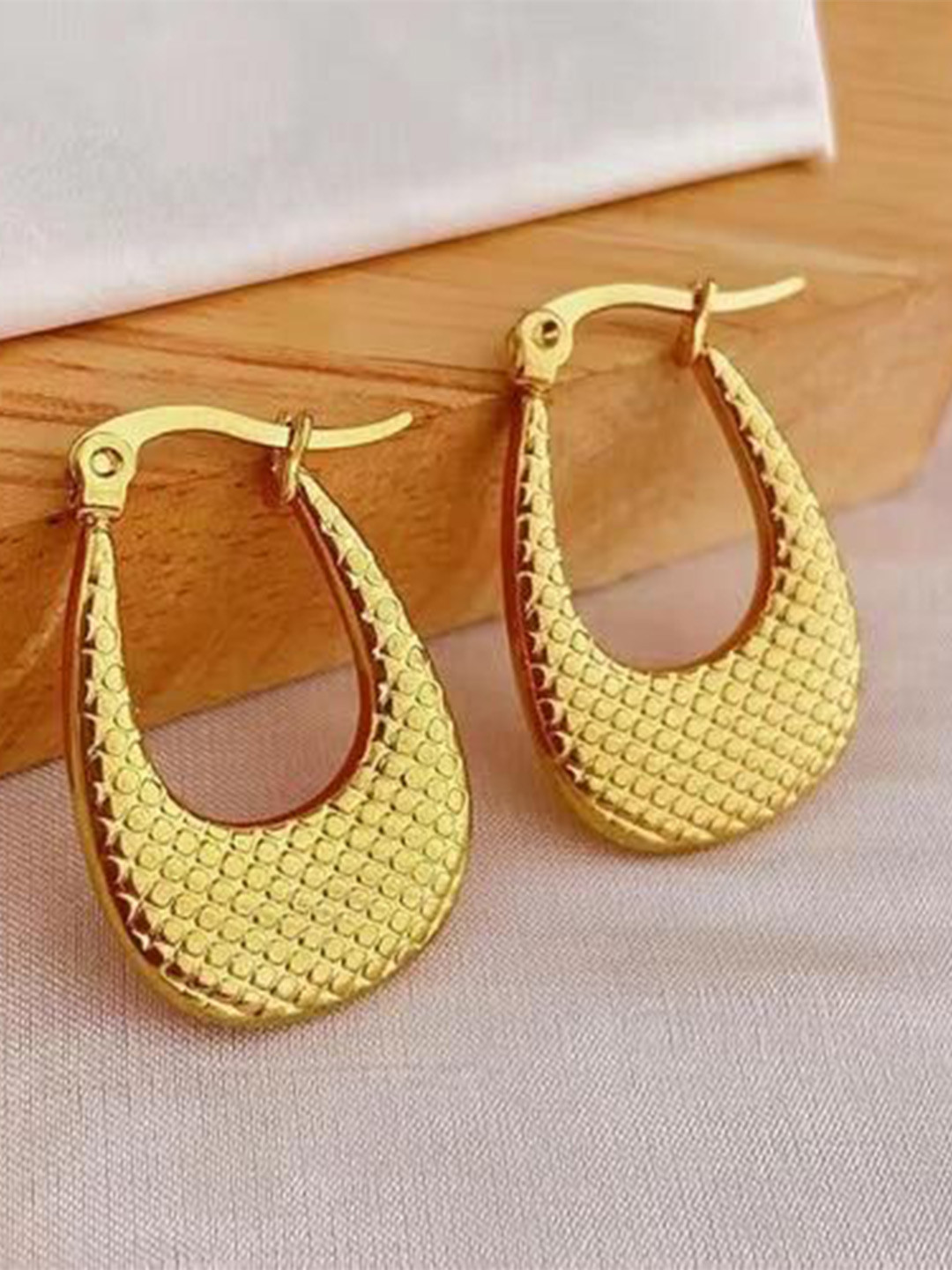 THEPANDASTOREE 18K Gold Plated Textured Teardrop Hoop Earrings