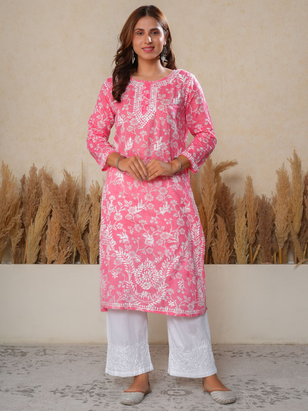 Hastya Kala Floral Printed Round Neck Thread Work Pure Cotton Straight Kurta