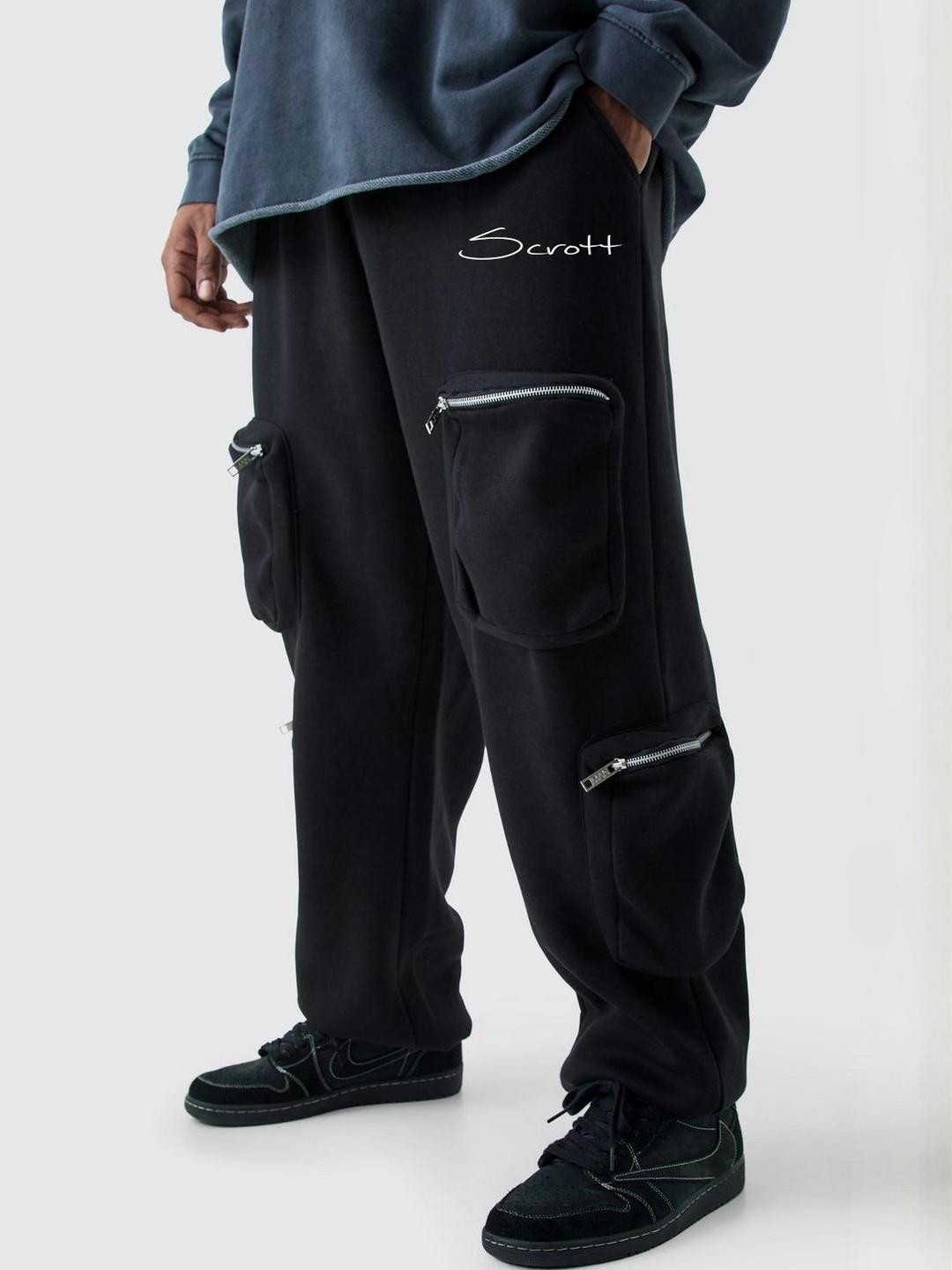 CHOW CHOW Men Black Relaxed Straight Leg Easy Wash Cargos Trousers